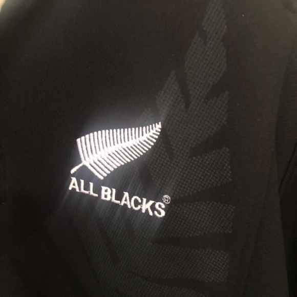 Adidas all blacks rugby jersey - Picture 3 of 4